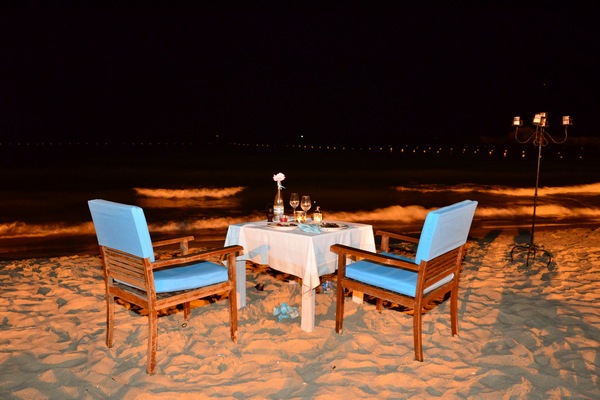 Romantic Beach Dinner at Edde Sands
